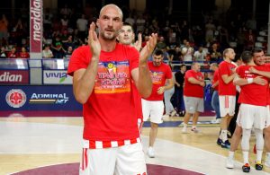 BOLNA ISPOVEST MARKA SIMONOVIĆA: „Zbog bombardovanja smo morali da odemo sa Kosova!“ (VIDEO)