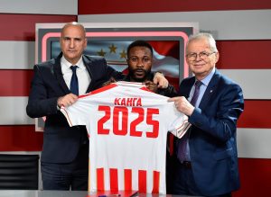 LJUBAV NA RELACIJI KANGA – CRVENA ZVEZDA NEMA KRAJA: Gabonski vezista potpisao novi ugovor! (FOTO) (VIDEO)