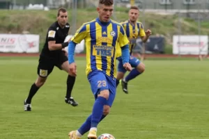 VELIKI PREOKRET, OTKRIVENA PRAVA ISTINA: Srpskog fudbalera brutalno pretukli saigrači – pomogao mu Albanac!