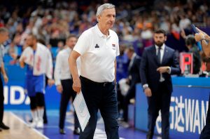 „NIKO NA SVETU NE MISLI DA JE BRITANIJA FAVORIT PROTIV SRBIJE“: Stutel odgovorio na Pešićeve hvalospeve!