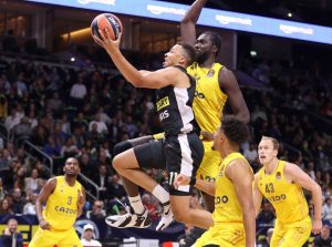 LOŠA NOĆ ZA IZABRANIKE ŽELJKA OBRADOVIĆA, PUKLA STOTKA: Meč za zaborav, Alba nastavila da dominira protiv srpskih klubova! (VIDEO)