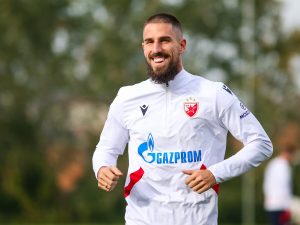 ZVEZDAŠI ĆE SE ODUŠEVITI: Degenek ponovo u crveno-beloj opremi! (FOTO)