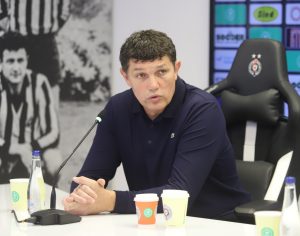 VOŠA IZA UGLA, A PETRIĆ I DALJE O MITROVICI: Malo igračima treba da uđu u nerovzu, četiri promašena penala su za Ginisa! (VIDEO)