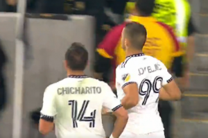 JOVELJIĆ POKAZAO VELIČINU: Srpski napadač odao poštu nastradaloj deci na Vračaru! (FOTO)