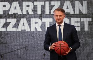 NOVI DRESOVI I GENERALNI SPONZOR ZA PARTIZAN: Ostoja kaže: „Hvala državi što stoji uz nas!“ (FOTO) (VIDEO)