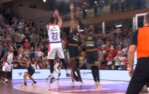 EVROLIGA PRIZNALA GREŠKU SUDIJA: Efes je oštećen u ključnom napadu na gostovanju Monaku! (VIDEO)