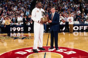 UŽASNE VESTI: Jedna od najvećih NBA legendi boluje od teške bolesti!