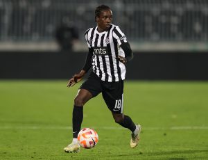 URNEBSENA SCENA U HUMSKOJ: Fuseni Dijabate drži časove francuskog fudbalerima Partizana! (VIDEO)