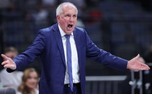 AU, KAKO JE ŽELJKO BIO LJUT: Mladi košarkaš Partizana nesportski postupio po završetku duela sa Studentima – Obradović poludeo! (VIDEO)