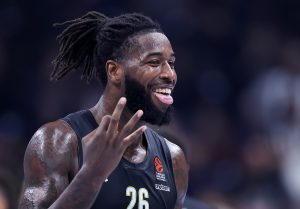 LESOR ODUŠEVIO GROBARE JOŠ JEDNOM: Posle velike pobede na srpskom jeziku pevao sa navijačima Partizana! (VIDEO)