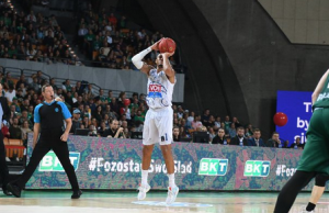 BUDUĆNOST ZGAZILA SLASK: Podgoričani slavili sa plus 40 u Vroclavu! (VIDEO)