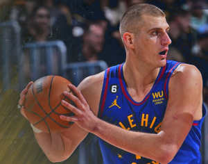 NEZAUSTAVLJIVI JOKIĆ: Deli ga jedan tripl-dabl od Vilta Čemberlena! (FOTO)