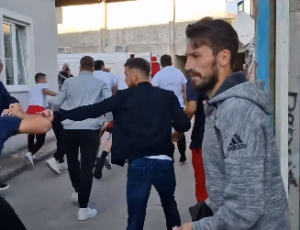 HAOS NAKON UTAKMICE U KOMŠILUKU: Trener tukao protivničke igrače – fudbaler psovao „mrtve majke“! (VIDEO)