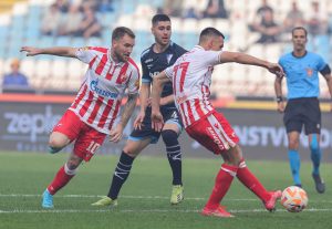 MG77 BOMBARDUJE SA SVIH STRANA: Crvena zvezda vodi na poluvremenu, Gobelja dvostruki strelac! (VIDEO)