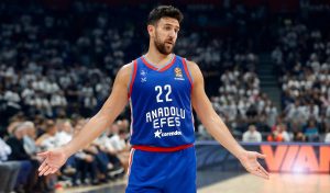 EFES NA MICIĆEV POGON ‘SRUŠIO’ ALBU: Šampion se ozbiljno namučio u Istanbulu! (VIDEO)