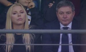 PA DA LI JE OVAJ ČOVEK NORMALAN, UPROPASTI VLAHOVIĆA I KOSTIĆA: Piksi gleda i ne veruje na šta njegovi Orlovi liče!