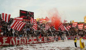 DELIJE OKUPIRALE GOTOVO CEO ČAIR: Stadion izuzetno popunjen, sjajna koreografija! (VIDEO)