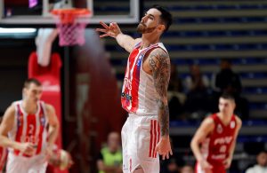 SJAJAN GEST CRVENO-BELIH: Zvezda na specifičan način podržala borbu protiv kancera dojke! (FOTO)