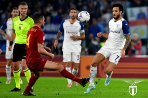 DESETKOVANI ORAO POJEO VUČICU: Večni grad je nebeskoplav, bitka od sto minuta pripala Laciju!