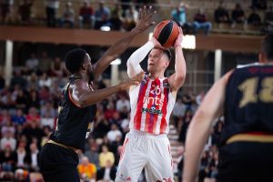 OTIŠLI PO DUPLU POBEDU, VRAĆAJU SE BEZ IČEGA: Lojd ispratio Zvezdu u Beograd! (FOTO)