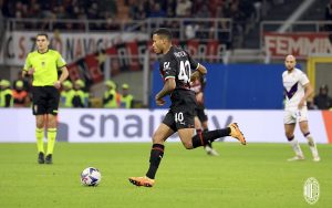 MILENKOVIĆ TRAGIČAR FIORENTINE: Nespretna reakcija srpskog štopera za rapsodiju ‘Rosonera’! (VIDEO)