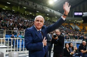 KAO I UVEK, SJAJAN DOČEK ZA OBRADOVIĆA U ATINI: Navijači su mu pevali posebnu pesmu! (VIDEO)