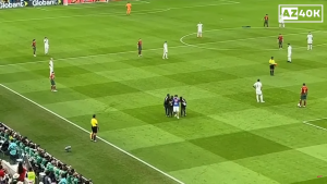 POZNATA SUDBINA MOMKA KOJI JE ULETEO NA TEREN: Evo šta se desilo sa njim na kraju!