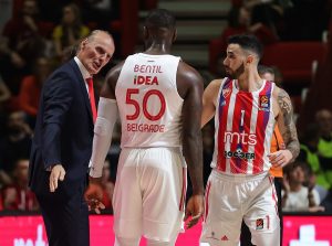 DEFANZIVNA KLINIKA CRVENE ZVEZDE: Odlično prvo poluvreme crveno-belih!