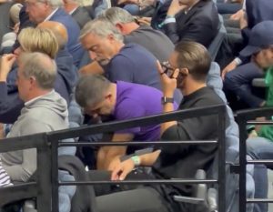 DA LI JE MOGUĆE? DISKRIMINACIJA SE NASTAVLJA: Pogledajte video snimak zbog kojeg su Novaku upućene sramotne optužbe da koristi doping! (VIDEO)