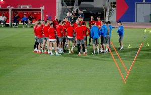 KAKVA JE PIKSI VELIČINA: Dan nakon poraza uradio nešto što niko nije očekivao! Dobio je gromoglasan aplauz! (FOTO)