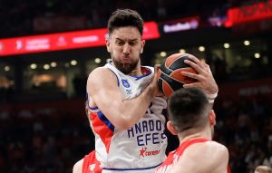 DUEL DVA SRPSKA PLEJMEJKERA PRIPAO MLAĐEM: Vasa i Efes bolji od Teodosićevog Virtusa! (VIDEO)