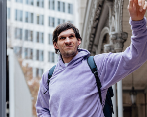 OVO DO SADA NISTE VIDELI U NBA: Boban Marjanović naterao navijače Dalasa da navijaju PROTIV svog tima! (VIDEO)