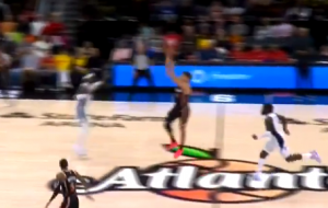 BOGDANE, ŠTA TI BI?: Srpski košarkaš „opalio“ trojku sa pola terena, a nije trebalo! (VIDEO)