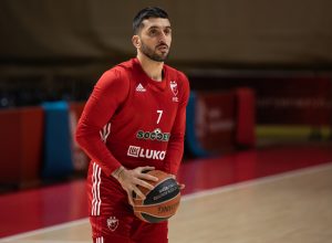 ZVEZDA BEZ KAMPACA U PIREJU: Ivanović ne može da računa na još tri bitna igrača!