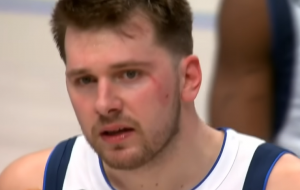 LUKA POTPUNO IZGUBIO ŽIVCE: Sudije mu dosudile tehničku – on ih sočno opsovao na srpskom jeziku! (VIDEO)