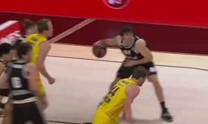 GODINE MU NE MOGU NIŠTA: Teodosić bacio ludačku asistenciju preko celog terena, pa podigao publiku na noge! (VIDEO)