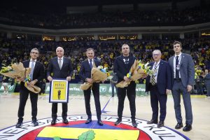 VELIČANSTVEN DOČEK ZA OBRADOVIĆA: Fenerbahče pozdravio Željka kako dolikuje! (VIDEO)