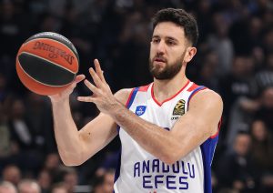 MICIĆ RAZMONTIRAO ASVEL: Srbin vratio Efes iz mrtvih i posle preokreta savladao Francuze!