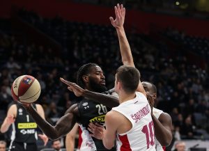 (POLUVREME) PARTIZAN VODI U DERBIJU KOLA: Crno-beli se razigrali protiv FMP-a, imaju dvocifrenu prednost! (FOTO)