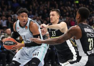 PARTIZAN JE UZ SRBIJU: Danilo Anđušić izašao na zagrevanje u Mitrovićevom dresu! (FOTO)