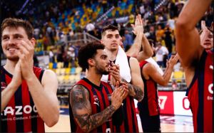 RAKOČEVIĆ SE OPROSTIO OD REKORDA: Hauard ubacio neverovatnih 9 trojki!