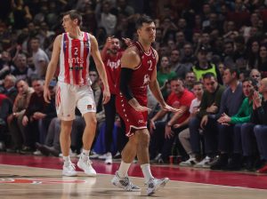 KRAJ LJUBAVI IZMEĐU BERONA I ZVEZDAŠA: Pogrdno skandiranje nakon provokacija američkog beka! (VIDEO)