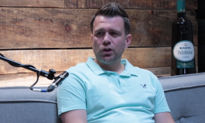 SRBIN NAPDNUT U PICERIJI: Čuvenog fudbalera i njegovu suprugu provocirala tri čoveka, posle svega završili su na sudu!