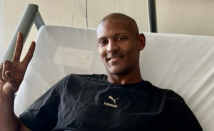 PRELEPE VESTI IZ NEMAČKE: Poznati napadač pobedio tumor i uskoro će na teren! (FOTO)