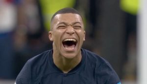 EMBAPE BRIZNUO U SMEH NAKON KEJNOVOG PROMAŠAJA: Bilo mu je bitno samo da Francuska pobedi! (FOTO)