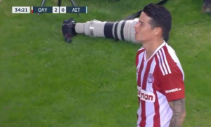 KOLUMBIJAC PODSETIO NA NAJBOLJE DANE: Hames evrogolom izazvao delirijum na tribinima u Pireju! (VIDEO)