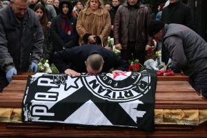 POSLEDNJE ZBOGOM MIODRAGU JEŠIĆU: Poznata lica srpskog fudbala na sahrani legende crno-belih! (FOTO)