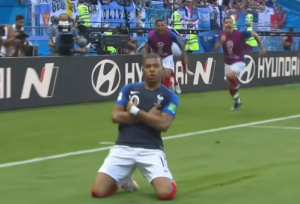 SVET JE TADA UPOZNAO KILIJANA MBAPEA U PUNOM SJAJU: Ovako je izgledao prethodni susret Francuske i Argentine na Mundijalima! (VIDEO)