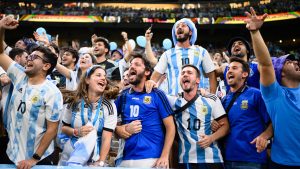 NEMA KRAJA PROSTAČKOM PONAŠANJU, DE PAUL NASTAVIO U ISTOM MANIRU: ‘Možete samo da mi p*pušite!’ (VIDEO)