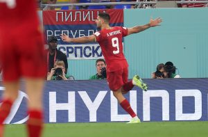 MITROVIĆ ZOVE VLAHOVIĆA U ARABIJU, PA OTKRIO DA LI BI PREŠAO U SERIJU A: ‘U fudbalu se nikad ne zna!’